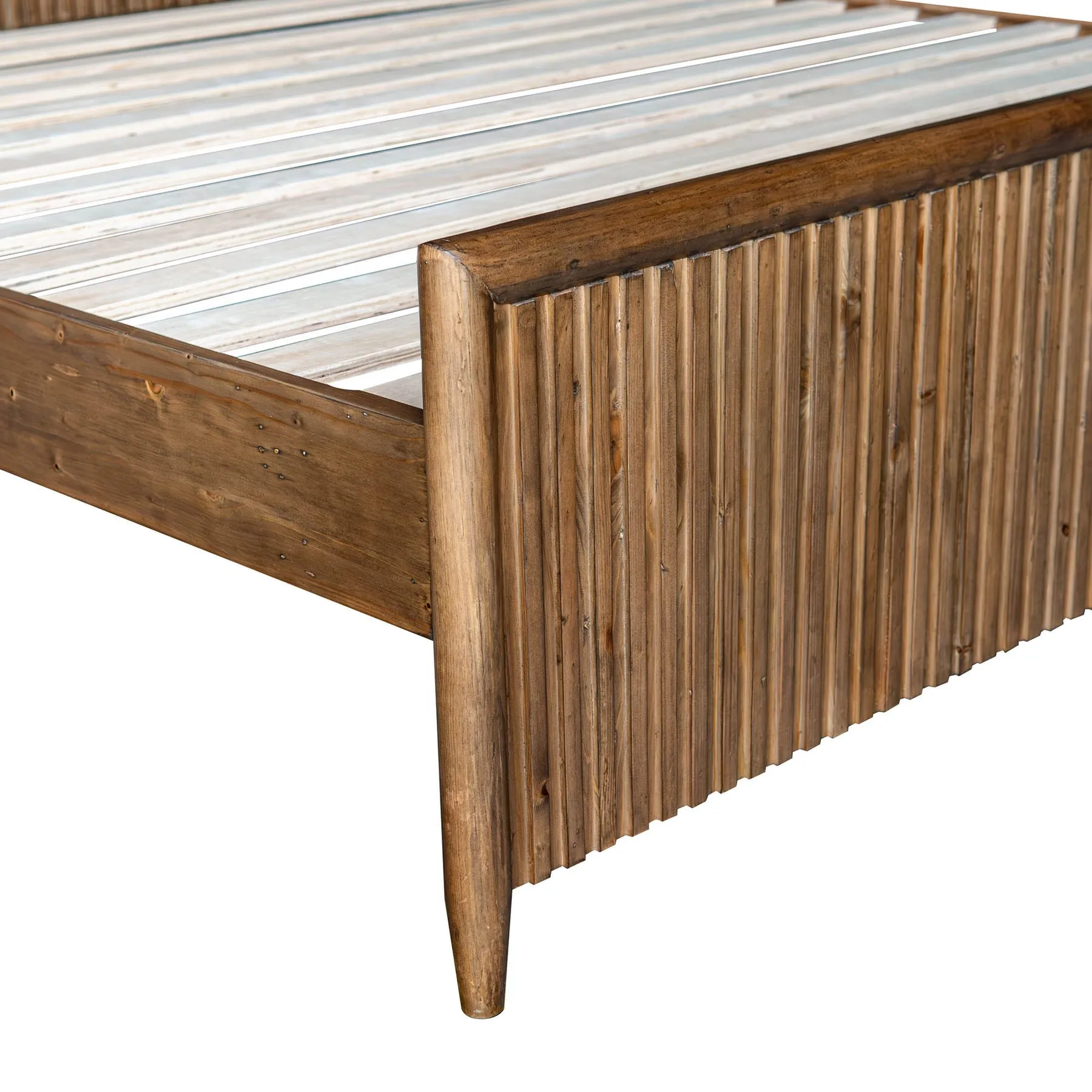 Britanica King Bed