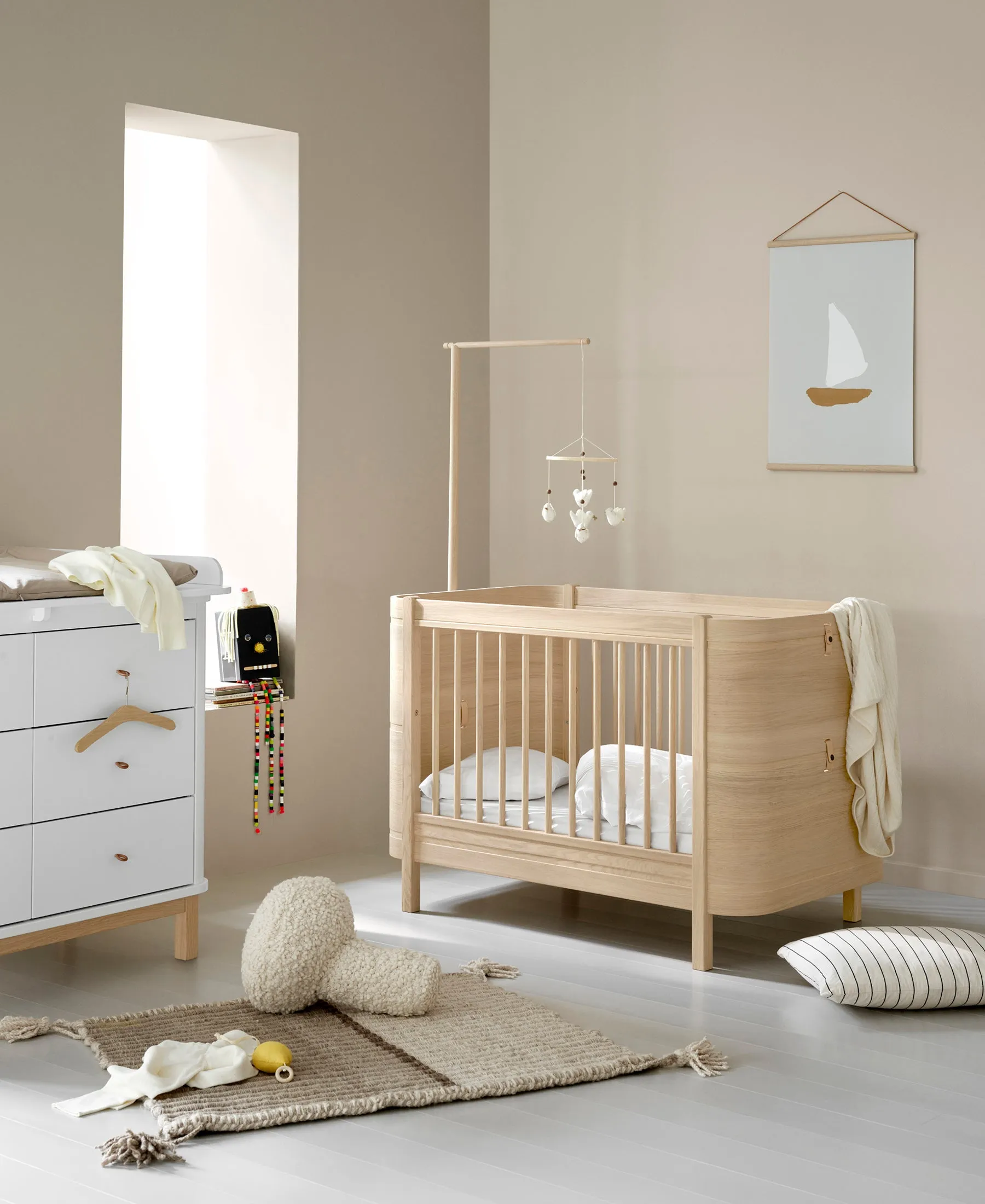 Wood Mini  cot bed incl. junior kit, oak